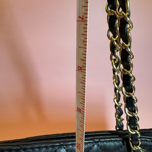 VERA NEW YORK Excellent used condition.  Two-way: shoulder or crossbody bag. - Picture 12 of 13